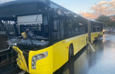 Alkollü İETT şoförü Kadıköy'de bariyerlere saplandı!