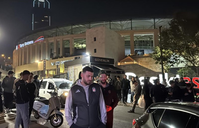 Beşiktaş'ta derbiye hazırlık yapan taraftarlar arasında kavga