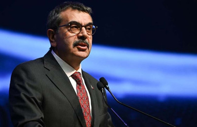 Bakan Tekin: YLSY burslarını FETÖ vesayetinden kurtardık