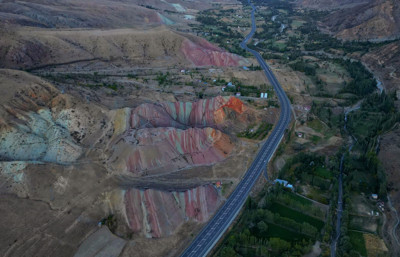 45 milyon yılda oluştu! Fotoğraf makinesini kapan buraya koşuyor