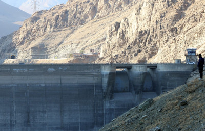 İran, 60 yılın en büyük kuraklığında yapay yağmura başladı