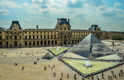 Louvre Müzesi'nde soygun sonrası yeni önlemler devrede