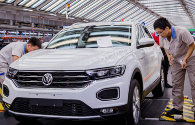 Otomobil devi, Çin Seddi'ni içten yıkacak