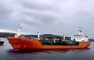 Çanakkale Boğazı'nda arızalanan LPG yüklü tanker kurtarıldı