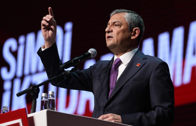 Özgür Özel'den kurultayda sert sözler!