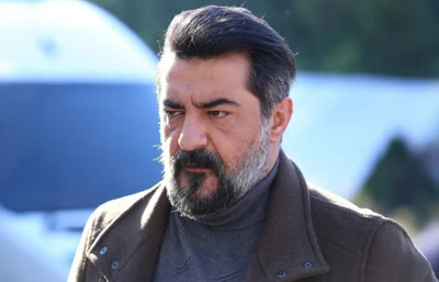 Ünlü oyuncu Celil Nalçakan trafik kazası geçirdi