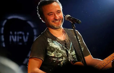 Şarkıcı Nev'den üzücü haber! Yoğun bakıma kaldırıldı