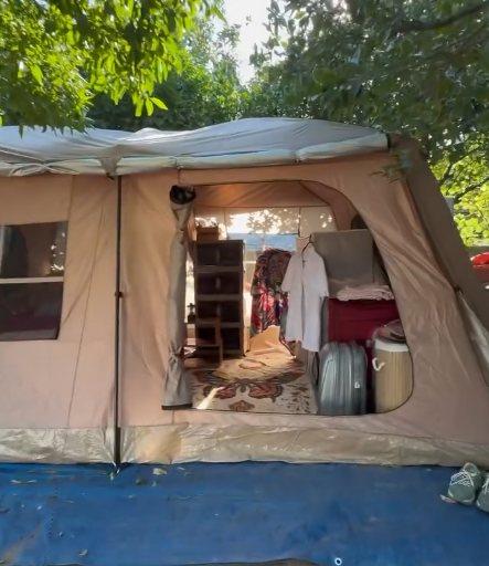Yüksek kiraya rest çekti: 500 bin TL'yi duyunca çadırda yaşamaya karar verdi - Resim: 3