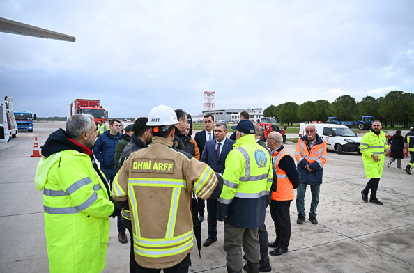 Antalya&nbsp;Havalimanı'nda korkutan kaza ucuz atlatıldı - Resim : 2