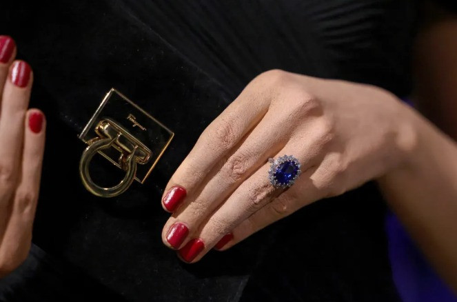 Prenses Diana'nın balmumu heykeli 'intikam elbisesi' ile ilk kez sergilendi - Resim : 3