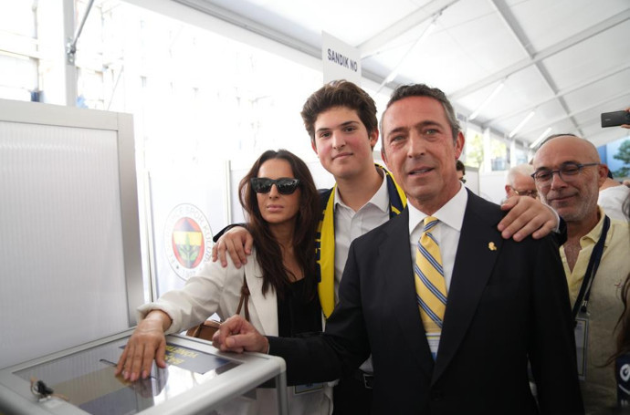 Son dakika! Fenerbahçe'nin yeni başkanı Sadettin Saran oldu - Resim : 1