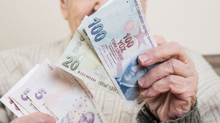 Emeklinin promosyon yarışı kızıştı: 30 bin lirayı aşan para için banka değiştirilir mi? (2)