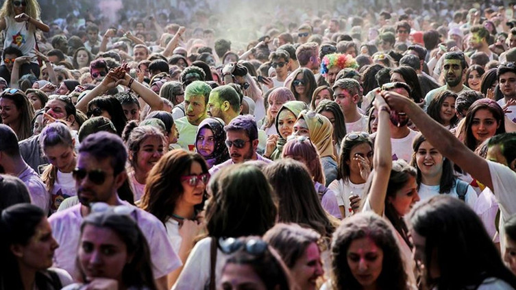 12,7 milyon gençle rekor: Türkiye 117 ülkeyi geride bıraktı
