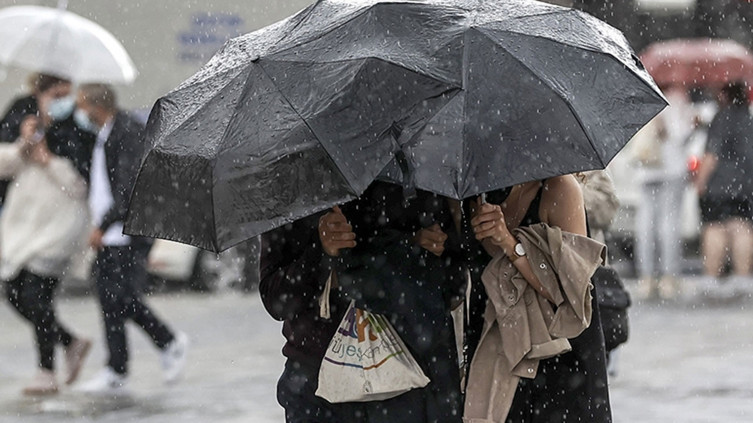 Türkiye bayrama yağışla giriyor: Meteoroloji 21 il için uyardı