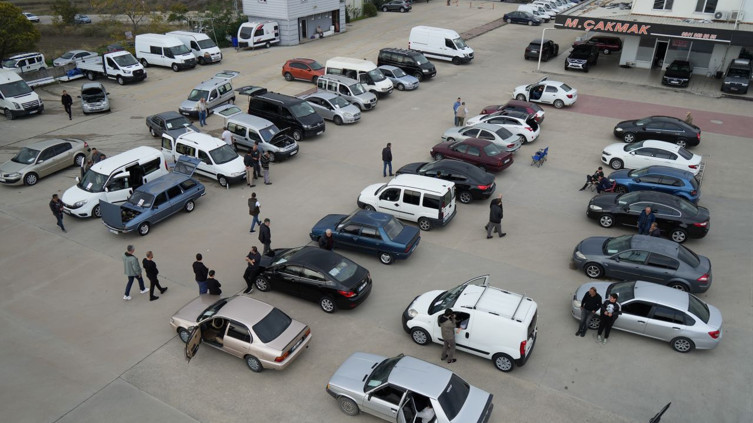 İkinci elde reel fiyat düşüşü sürüyor: Ortalama araç 1 milyon 86 bin TL