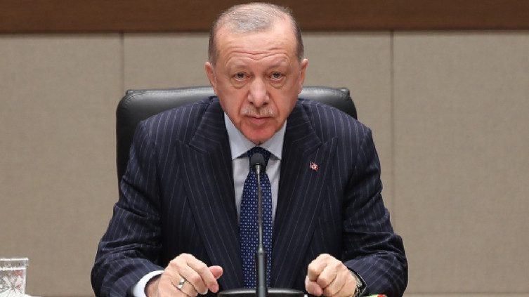 Cumhurbaşkanı Erdoğan: Milyonlarca lira transfer ücreti alan insanlar bu işe nasıl bulaşır?