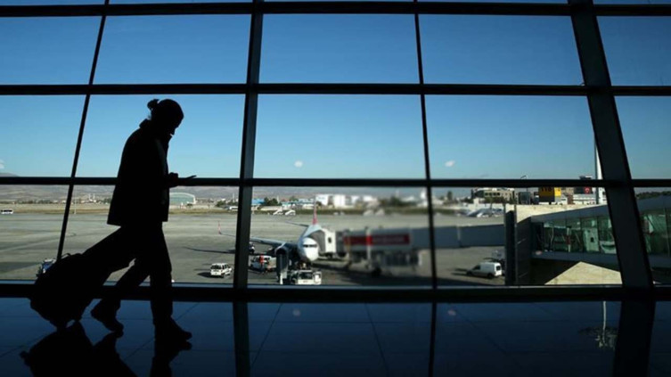 AB'de hava yolu taşımacılığında kurallar sil baştan: Gecikmeye tazminat, ücretsiz el bagajı hakkı