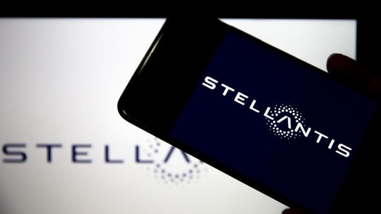 Strateji değişikliği Stellantis'e pahalıya patladı: Zarar beklentileri de aştı, hisseler sert düştü