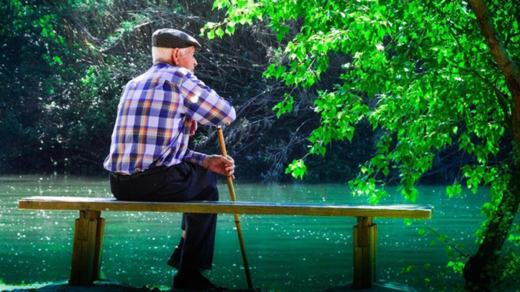 Emekli olduktan sonra çalışmak: Maaş avantajı, tazminat ve yasal haklar