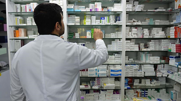 Eczanelere yeni düzenleme: Reçete hizmet bedellerinde iyileştirme