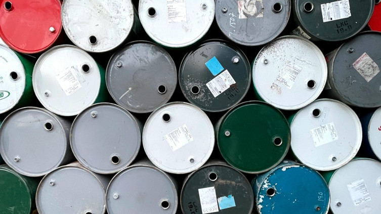 Petrol yükselişini sürdürüyor! 111 doları aştı!
