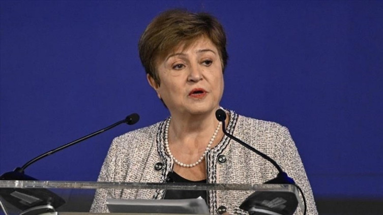 IMF küresel ekonomi için büyüme tahminini aşağı yönlü revize etti