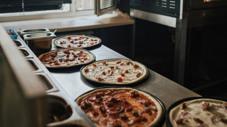 Pizza üretimini robotlara emanet eden şirket battı!