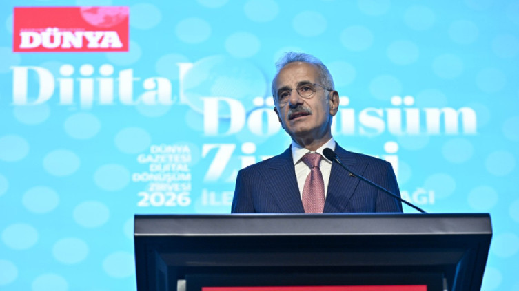 Bakan Uraloğlu DÜNYA Gazetesi'nin Dijital Dönüşüm Zirvesi'nde konuştu: 6G hazırlıklarına başladık
