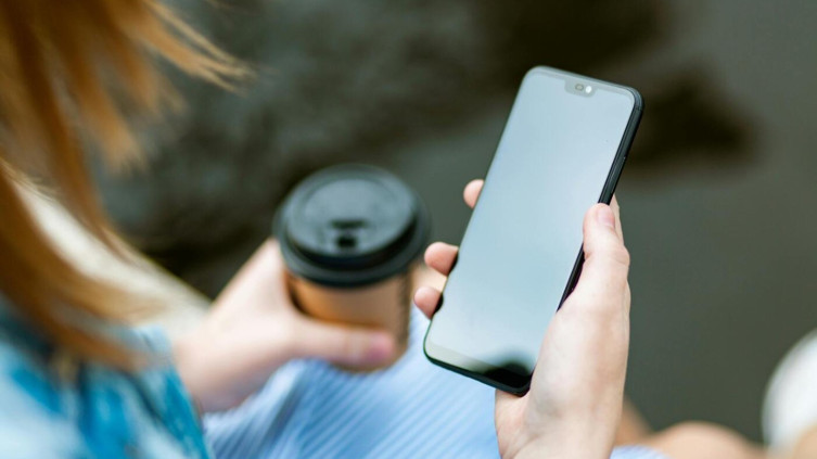 Küresel akıllı telefon satışlarında düşüş 9. haftaya taşındı