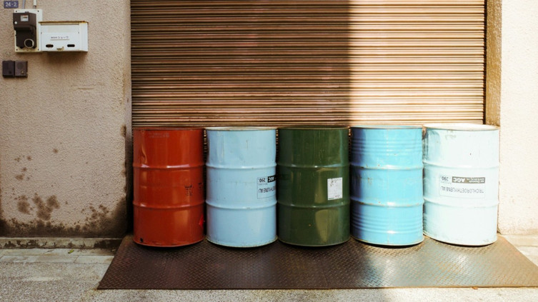 Petrol piyasasında 2027 uyarısı: JPMorgan tahminlerini düşürdü