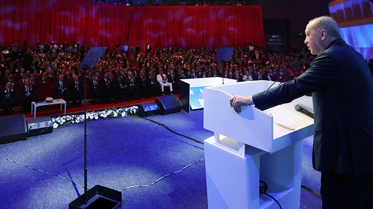 Cumhurbaşkanı Erdoğan ihracatçılara yeni desteği duyurdu: Reeskont kredisi limiti artırıldı