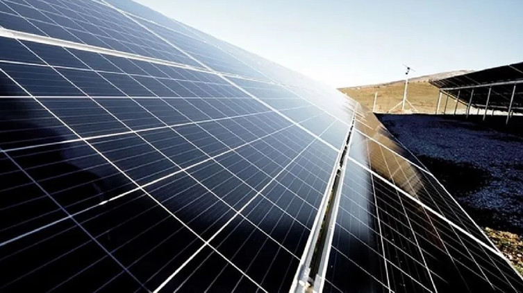 Güneş enerjisinde dengeleri değiştirecek gelişme: Üretimin yüzde 34'ü geceye taşınabilir