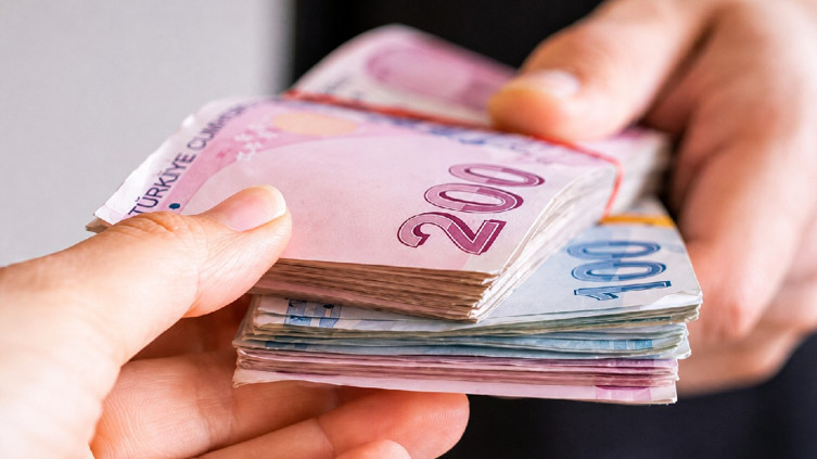 Kredi faizlerinde pazartesi indirimi: Kamu bankaları 2-3 puan düşürecek