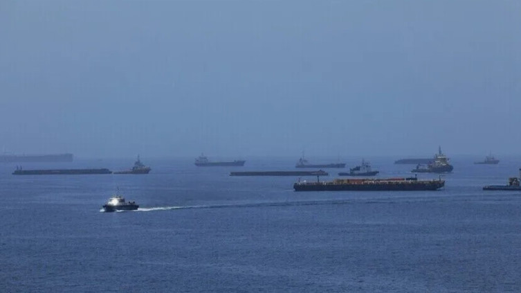 Petrolün iki kritik geçiş noktasında alarm: Sevkiyat rotaları baskı altında