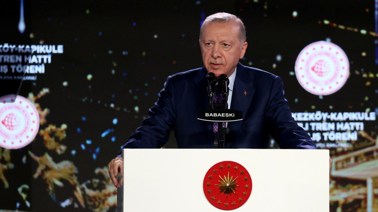 Cumhurbaşkanı Erdoğan duyurdu: Yolculuk süresi 1,5 saate düşüyor