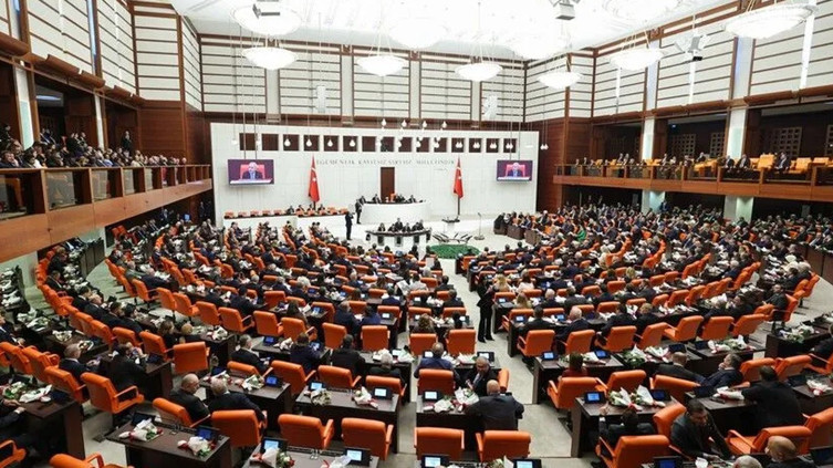Fon Teklifi TBMM'de kabul edildi: Usulsüzlük yapanlara ödeme yok