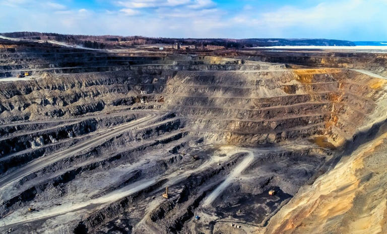 Altın, gümüş ve bakır çıkarılacak: Sınır hattında milyarlarca dolarlık maden projesi - Resim: 1