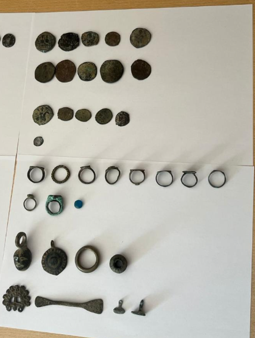 &Ccedil;&ouml;pl&uuml;kte servet buldu! 128 par&ccedil;alık eser m&uuml;zeye kazandırıldı - Resim : 1