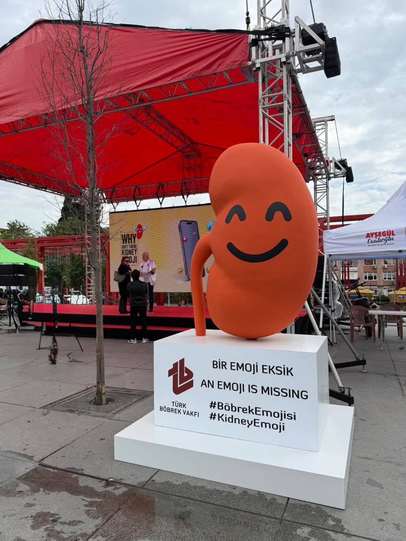 T&uuml;rkiye&rsquo;den d&uuml;nyaya &ldquo;b&ouml;brek emojisi&rdquo; &ccedil;ağrısı: İlk adım Bakırk&ouml;y&rsquo;den atıldı - Resim : 1