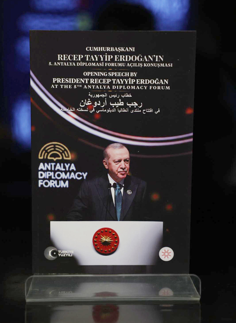 Cumhurbaşkanı Erdoğan'ın Antalya Diplomasi Forumu'ndaki konuşması 3 dilde kitaplaştırıldı - Resim : 1