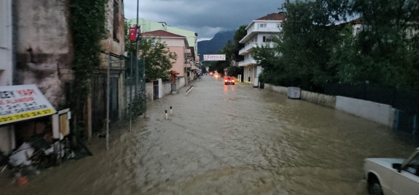 Kastamonu'da sel: Cide ilçe merkezi sular altında kaldı - Resim: 2