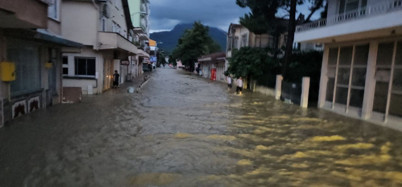 Kastamonu'da sel: Cide ilçe merkezi sular altında kaldı - Resim: 4