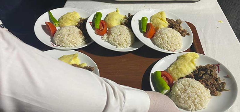 Düğün sezonu hazır yemek sektörünü hareketlendirdi: Kişi başı maliyet dudak uçuklattı - Resim : 1