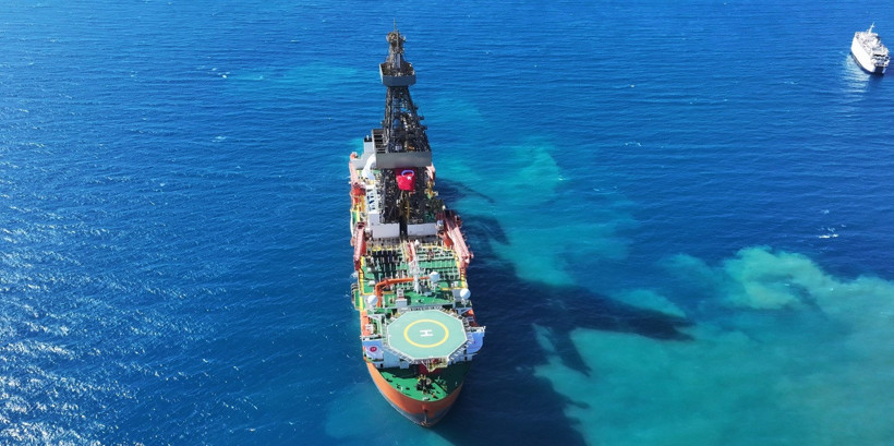 Enerji filosu güçleniyor! Bakan Bayraktar açıkladı: İkiz sondaj gemisinden ilki Türkiye’ye geldi - Resim : 1