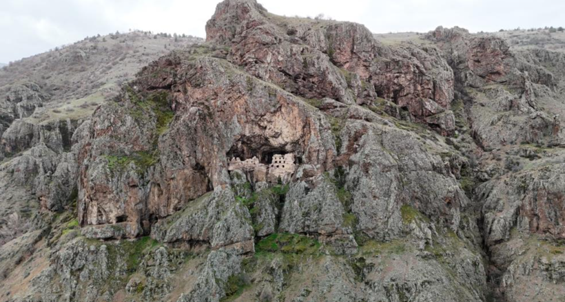 Ankara&rsquo;nın gizli hazinesi: S&uuml;mela&rsquo;ya benzeyen manastır ilgi odağı oldu - Resim : 1