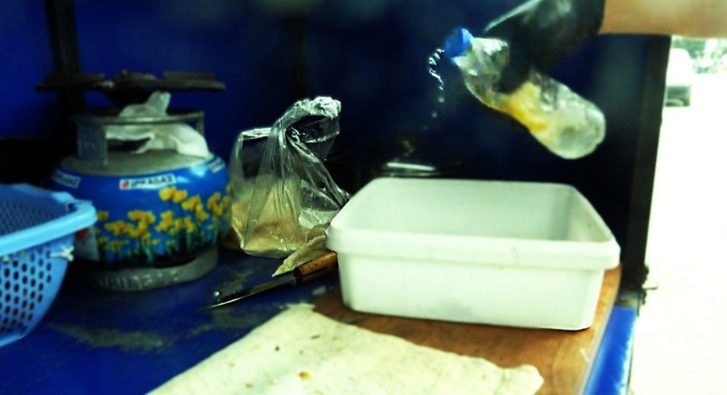 Fiyatı 90 TL, dönerden sıkılanlar akın ediyor: 1 metrekarelik tezgahta yetişemiyor - Resim: 3