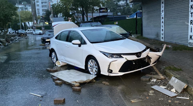 İstanbul'da selin ardından hasar gün ağarınca ortaya çıktı - Resim: 5