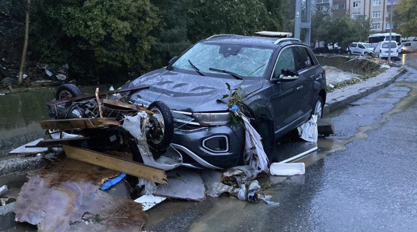 İstanbul'da selin ardından hasar gün ağarınca ortaya çıktı - Resim: 4