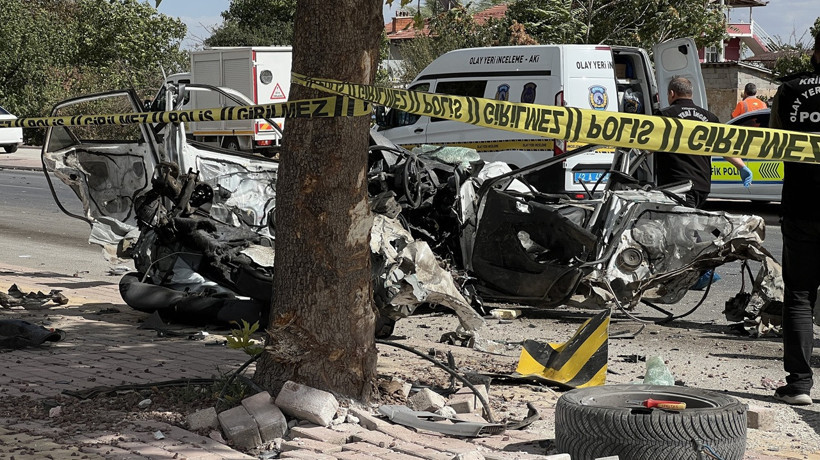 229 KM hız, fren izi dahi yok! Mevlüt öğretmeni hayattan koparan feci kaza kamerada - Resim : 1