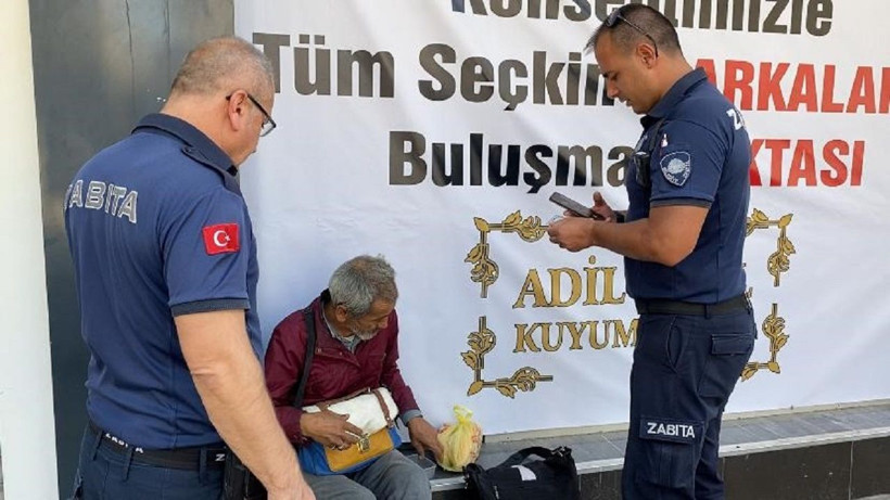 270 lirayı 30 dakikada topladı! Dilencinin kazancı zabıtayı şaşırttı - Resim: 4